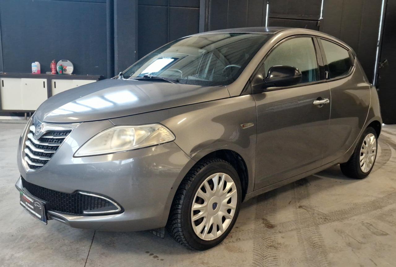 Lancia Ypsilon 1.2 69 CV 5 porte S&S Platinum