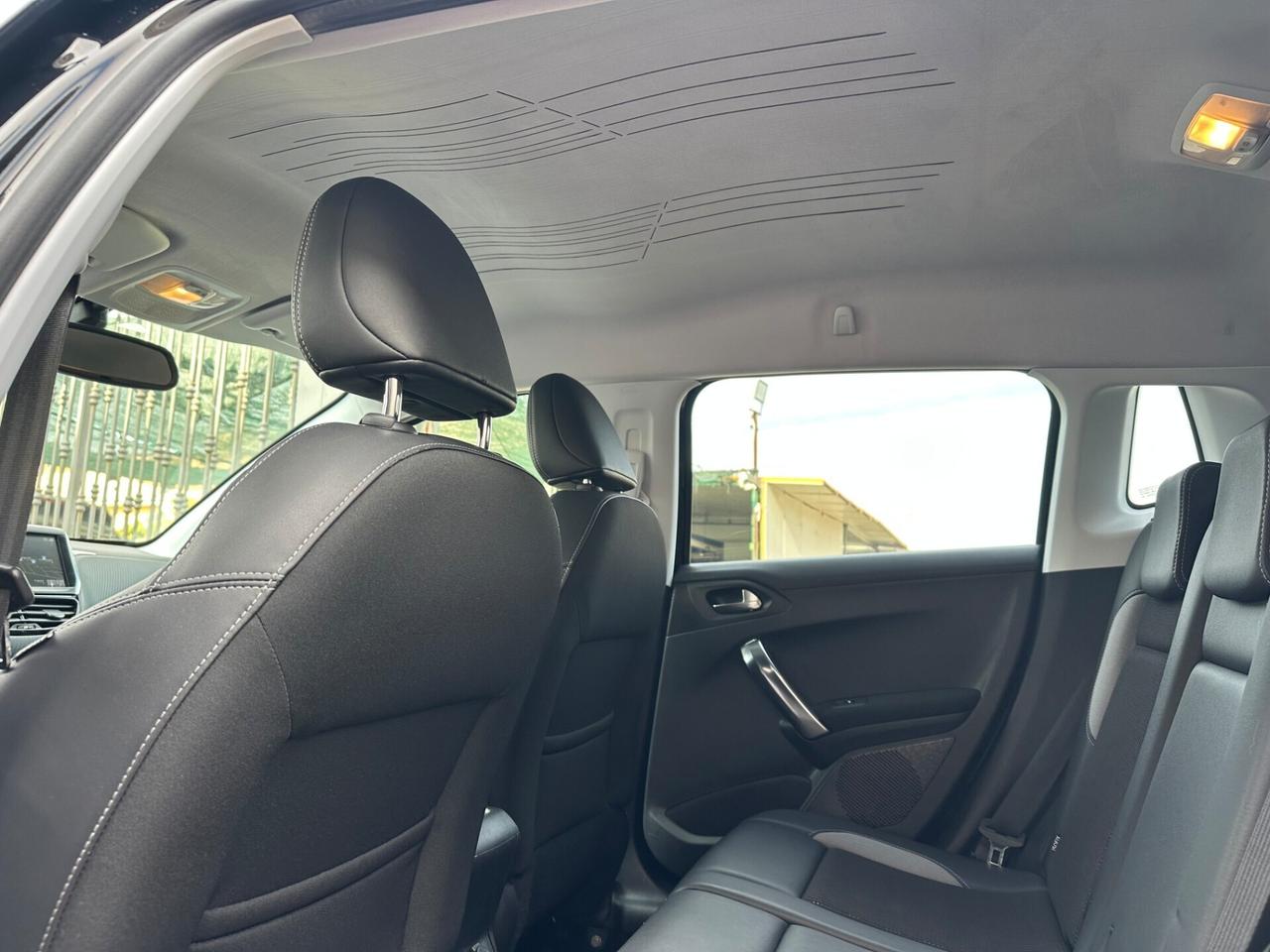 Peugeot 2008 Allure 1.6 Diesel 120 Cv 2016 km 154.