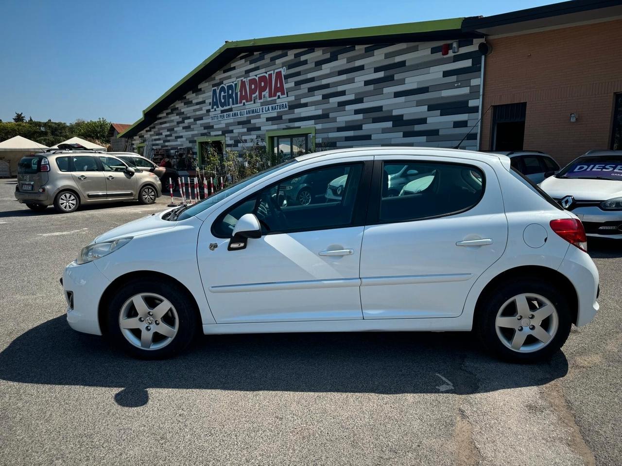 Peugeot 207 1.4 BENZ 5 PORTE NEOPATENTATI 2011