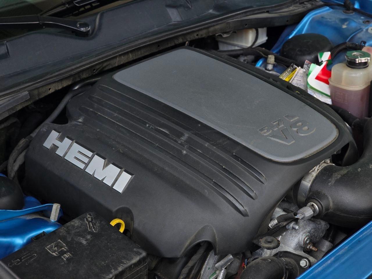 Dodge Challenger 5.7 HEMI V8 *IVA ESPOSTA