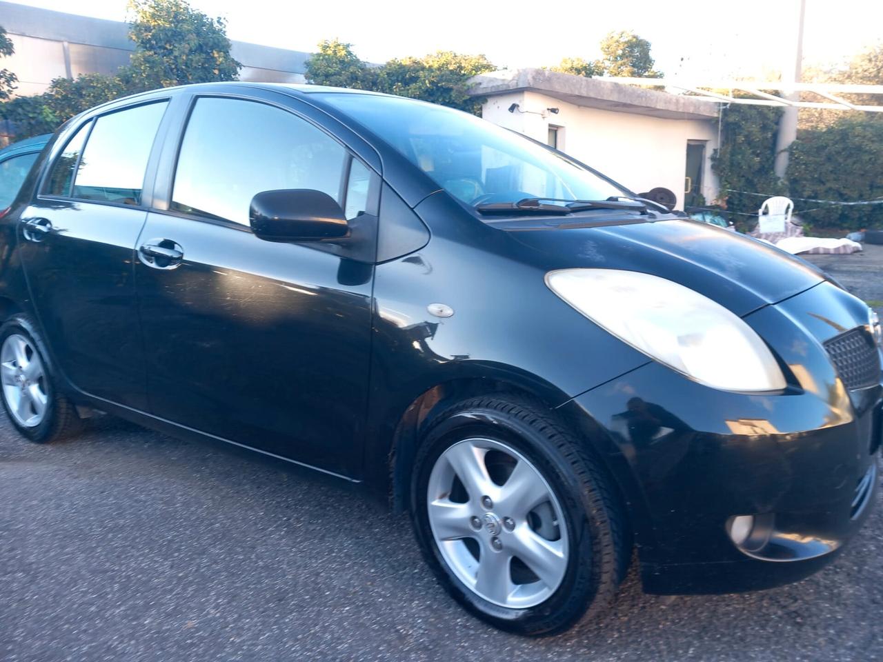 Toyota Yaris 1.0 5 porte Sol