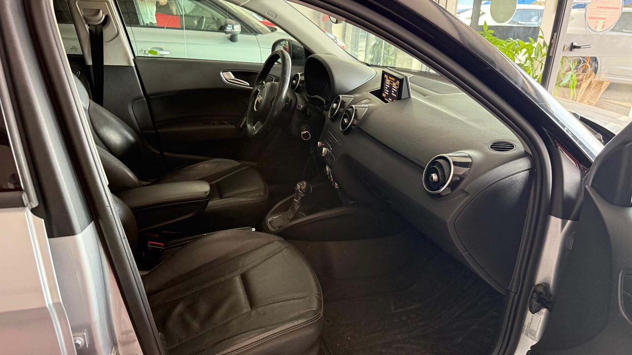 AUDI A1 1.4 TDI S TRONIC TETTO APRIBILE
