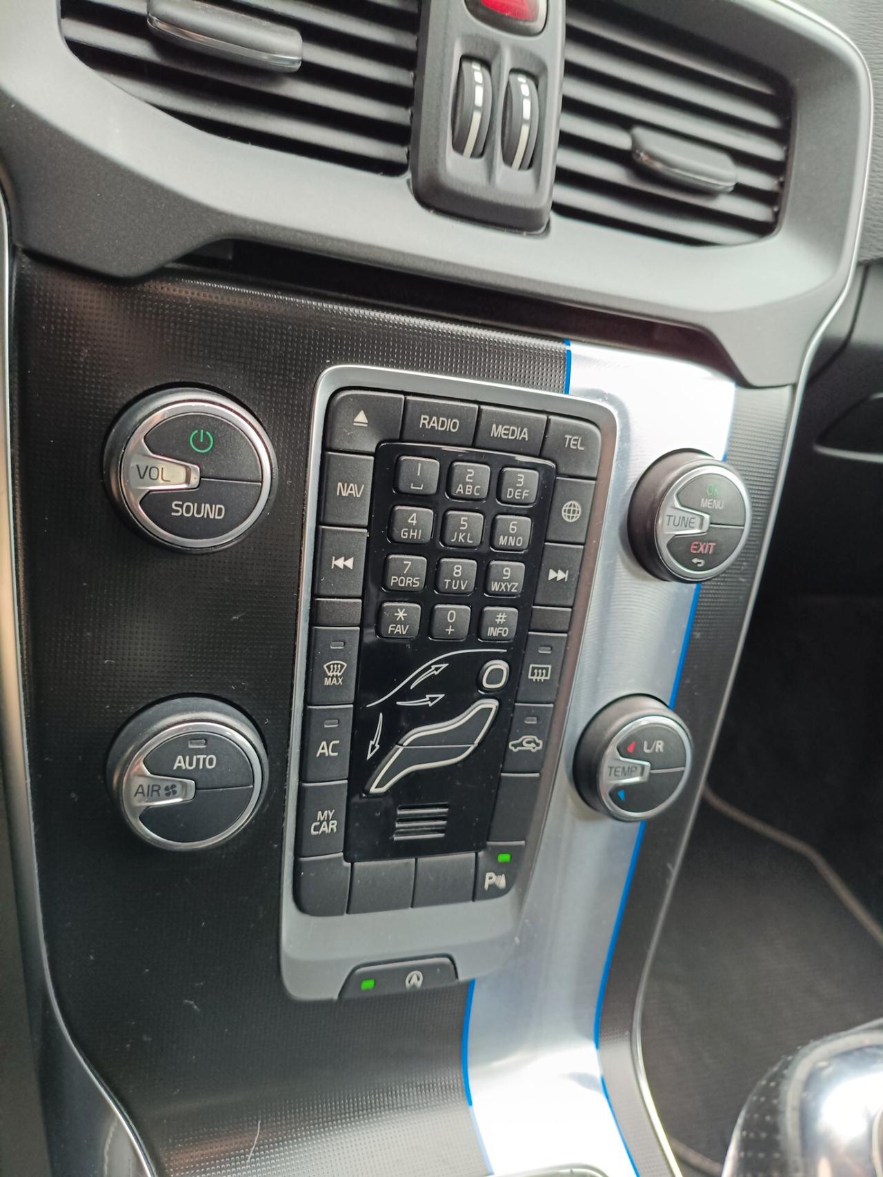 Volvo V40 D2 R-design Momentum