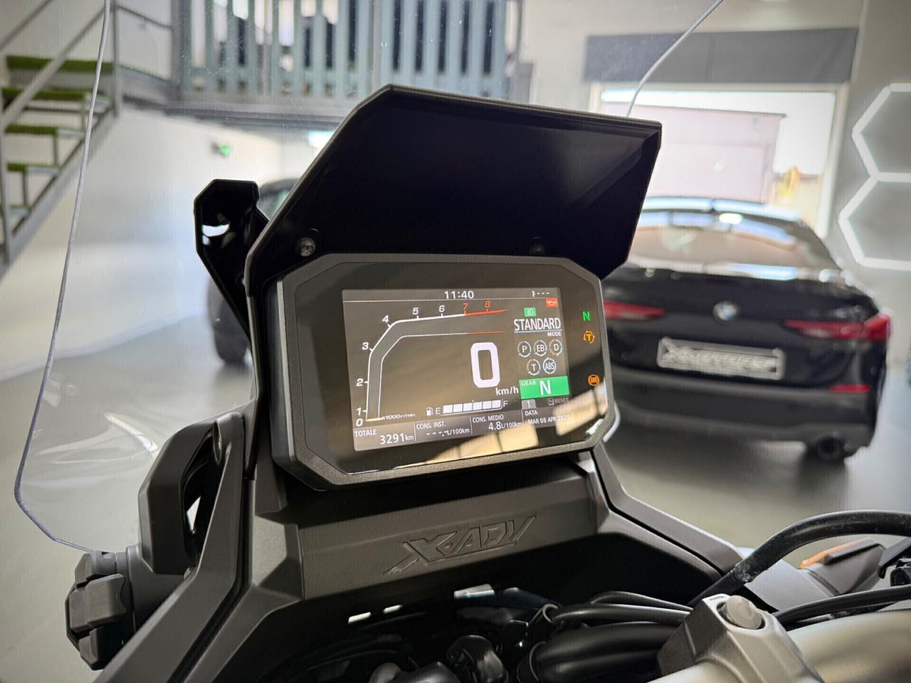 Honda X-ADV 750 con travel pack