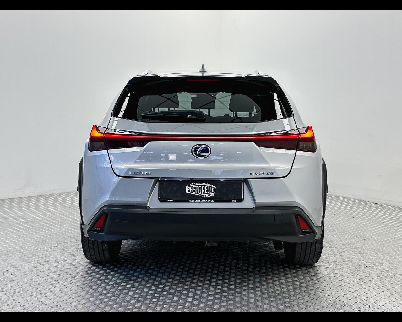LEXUS UX - UX Hybrid 4WD Executive