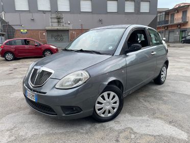 Lancia Ypsilon 1.3 MJT 75 CV Oro