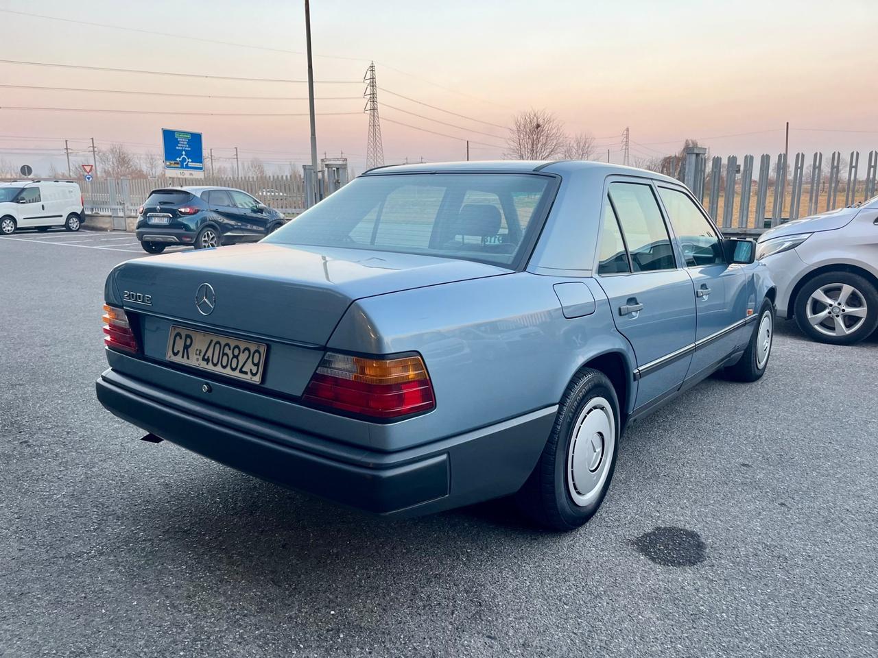 Mercedes-benz E 200 w124