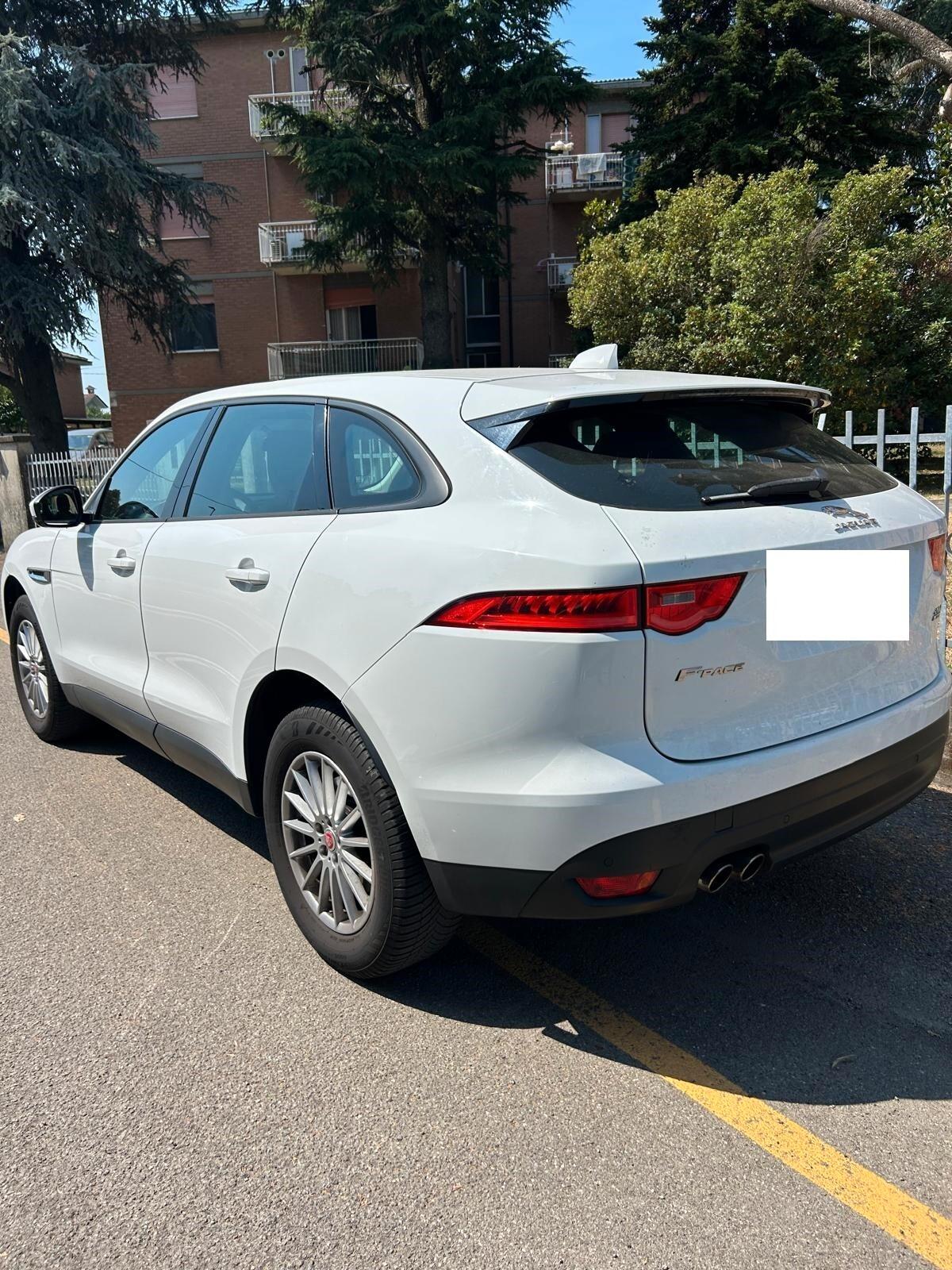 Jaguar F-Pace 2.0 D 180 CV AWD aut. Portfolio