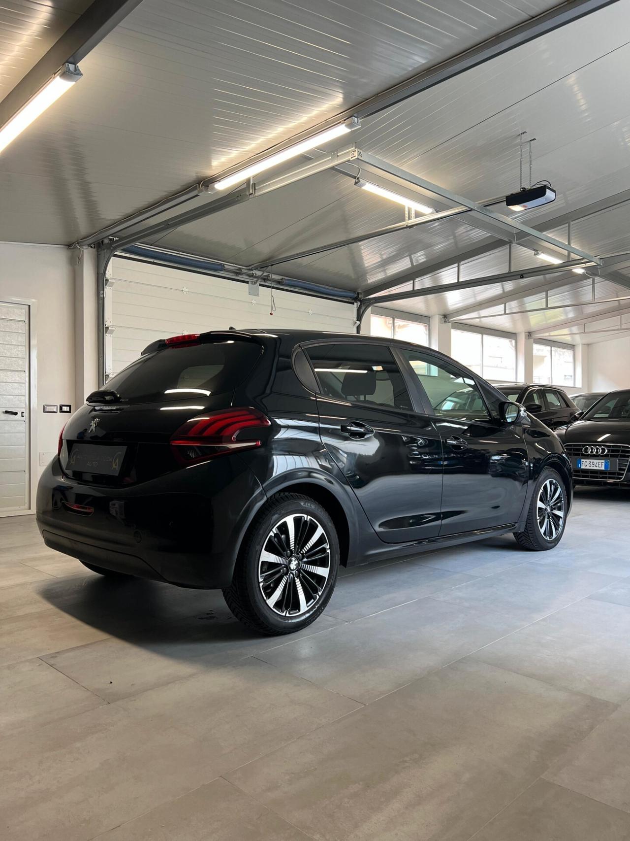 Peugeot 208 BlueHDi 100 S&S 5 porte GT Line