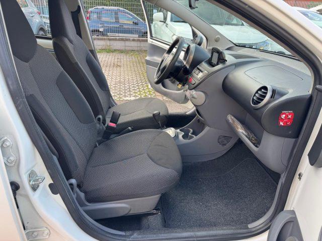 TOYOTA Aygo 1.0 12V VVT-i 5pt Connect Navi AUT.