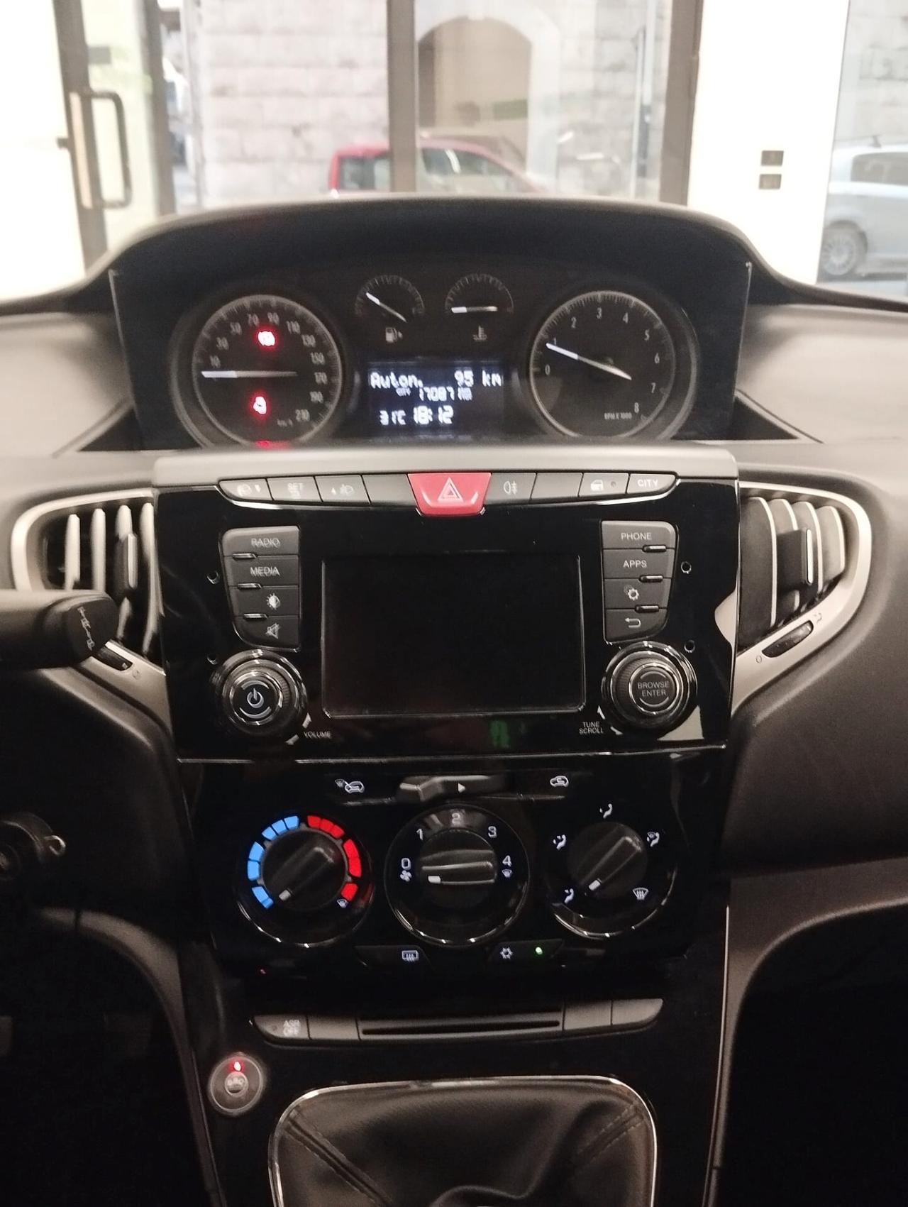 Lancia Ypsilon 1.2 69 CV 5 porte GPL Ecochic Mya