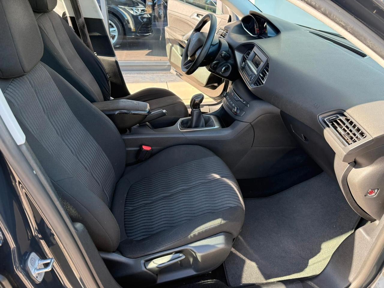 Peugeot 308 1.6 HDi 92 CV Access