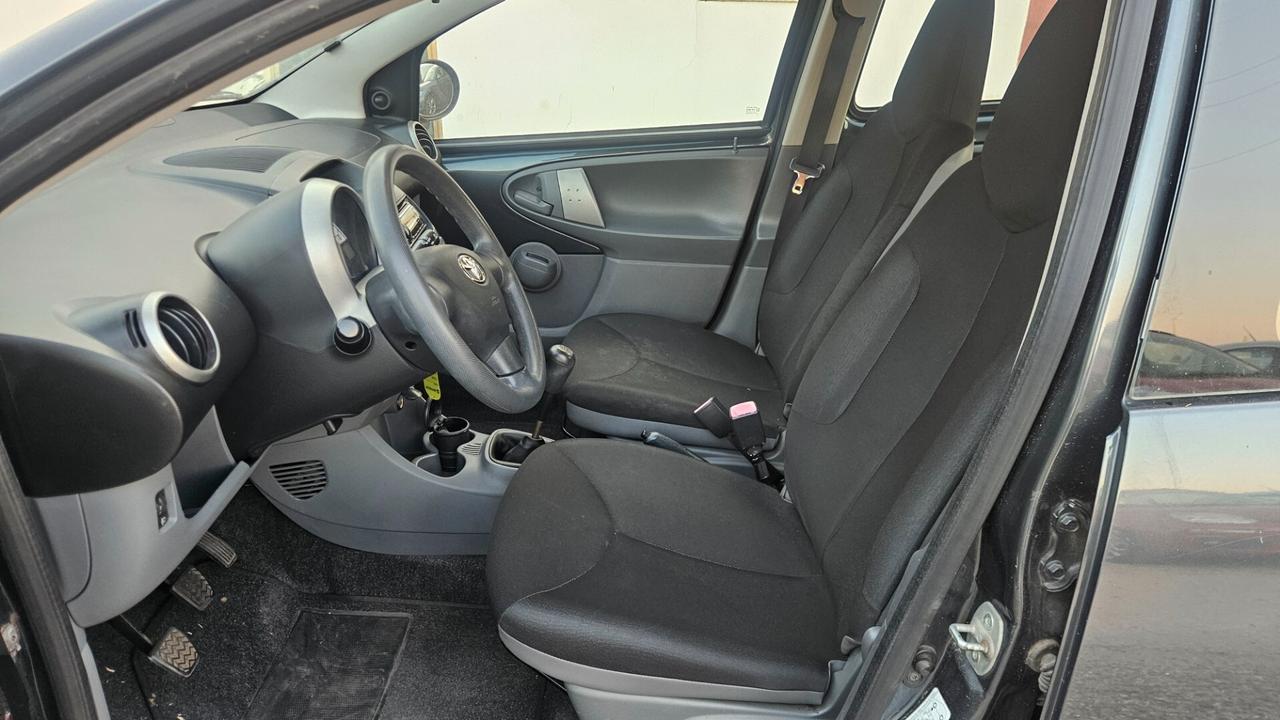 Toyota Aygo 1.0 12V VVT-i 5 porte Sol Red Edition
