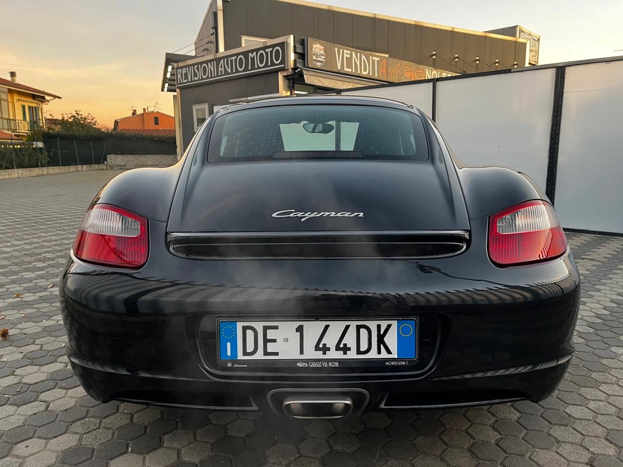 Porsche Cayman 2.7