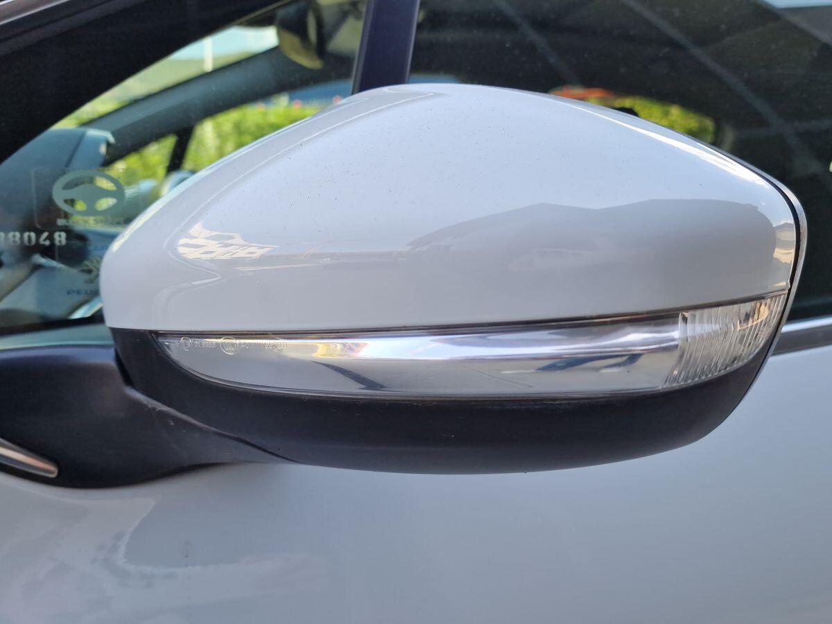 PEUGEOT 208 1.4 B/GPL ALLURE