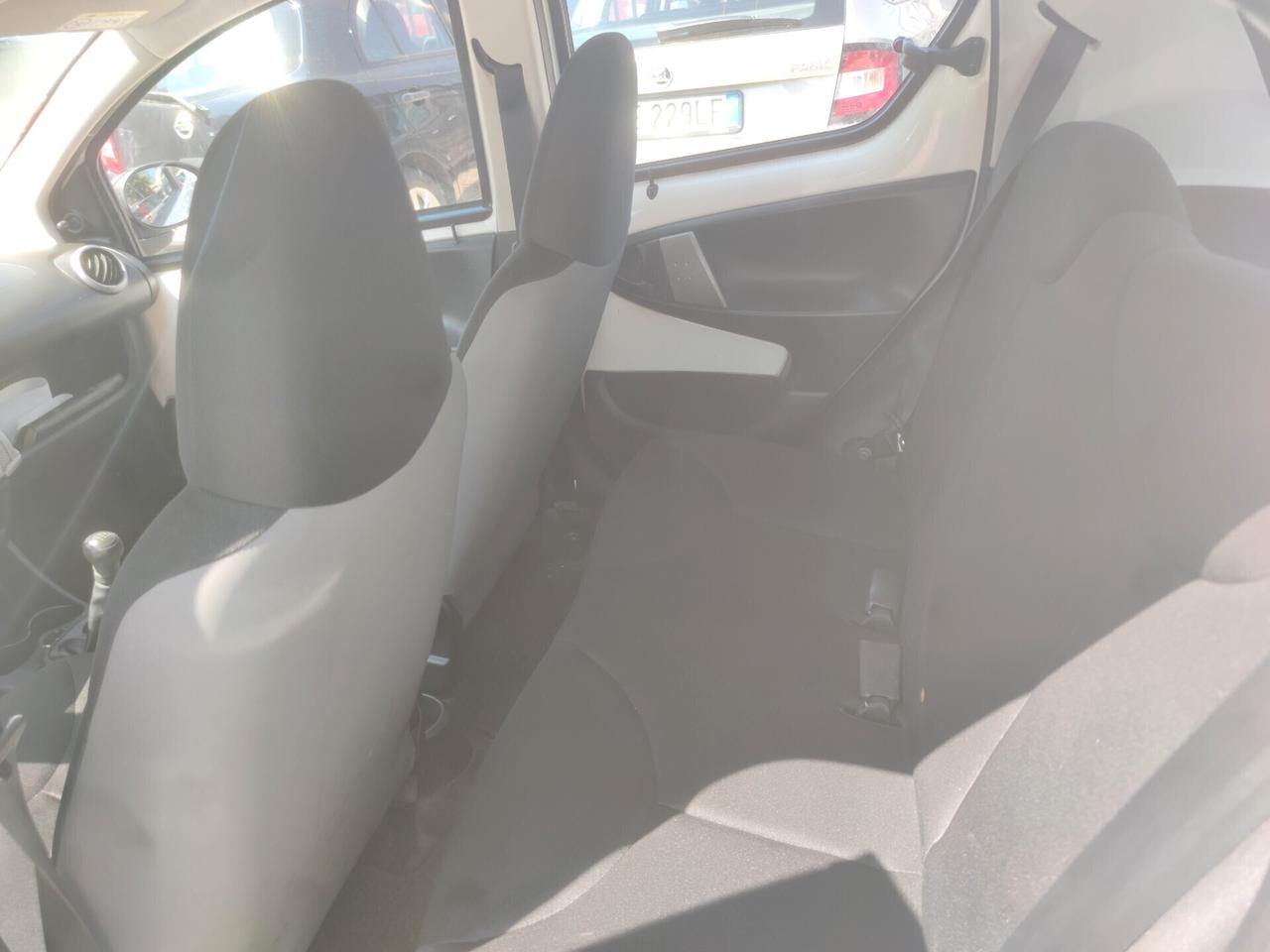 Toyota Aygo 1.0 5 porte Active Connect NEOPATENTATI !