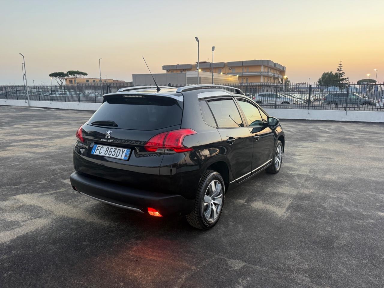 Peugeot 2008 BlueHDi 100 Black Matt