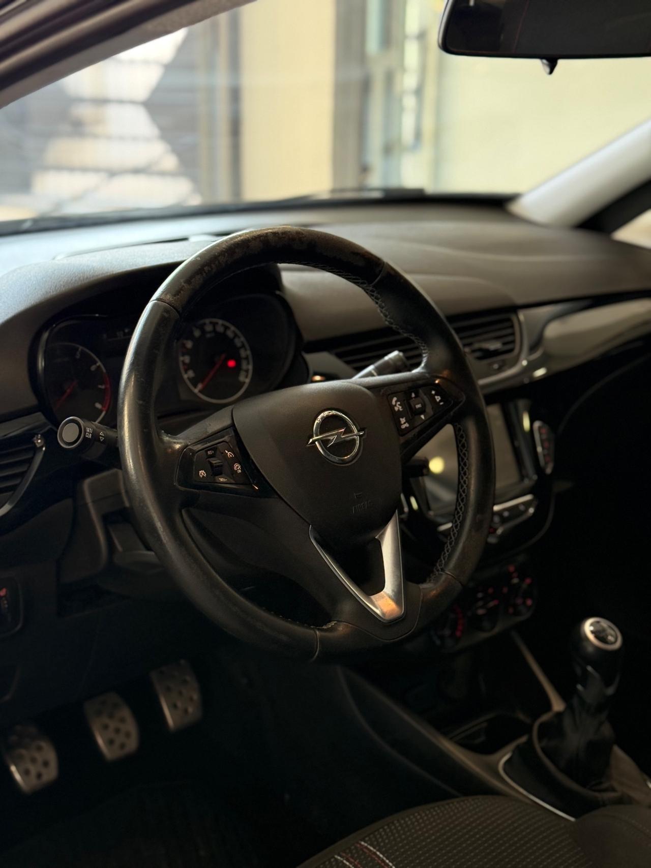 Opel Corsa 1.2 5 porte b-Color