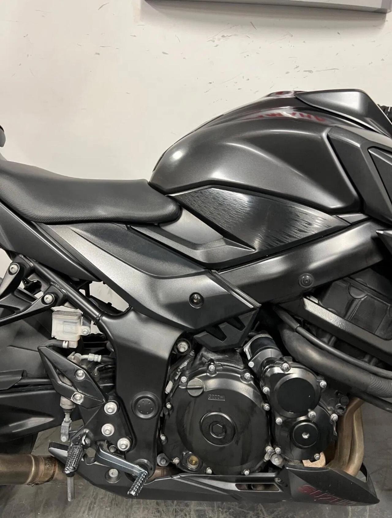 Suzuki GSX 750 S Yugen Titanium
