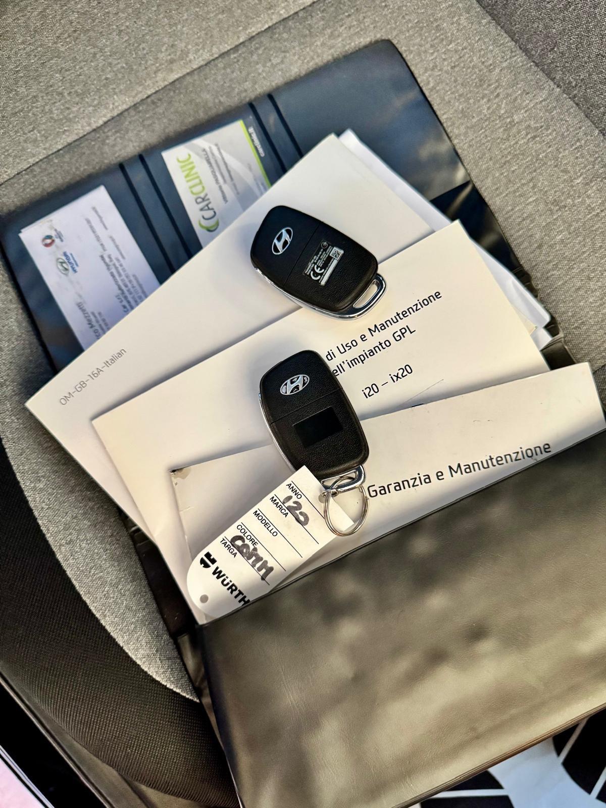 Hyundai i20 1.2 MPI MT GPL Connectline