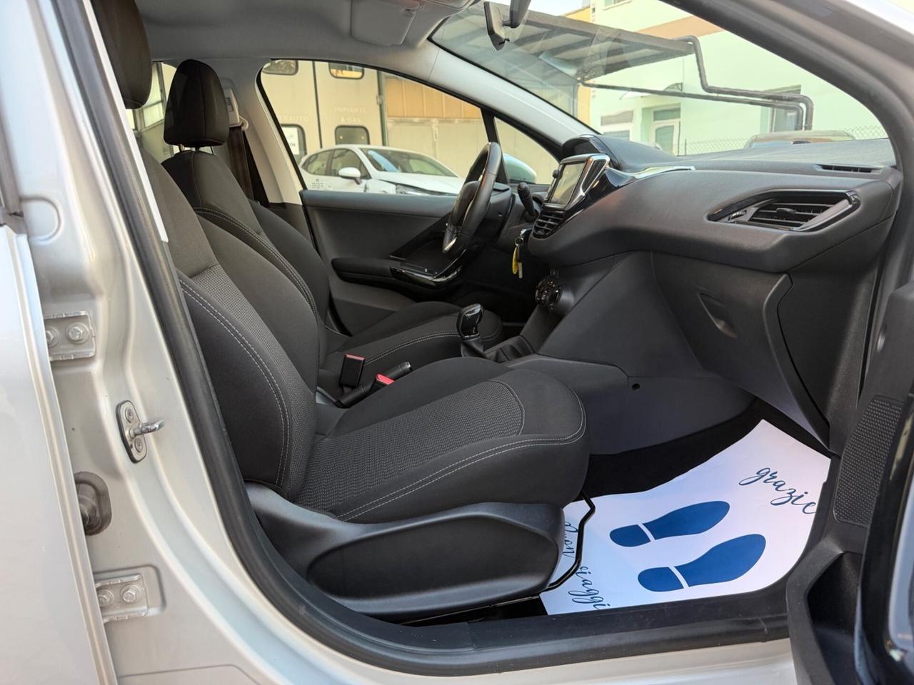 Peugeot 208 PureTech 82 5 porte Allure