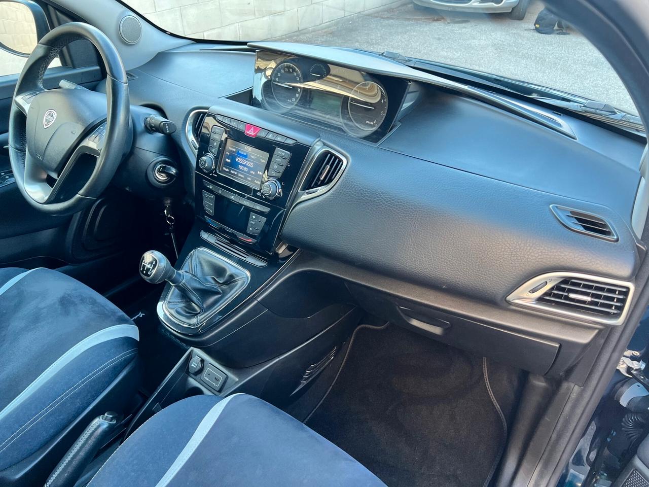 Lancia Ypsilon 1.3 mjt Gold 95cv E6 PDC/CLIMA/16;/TEL. OK NEOPAT.