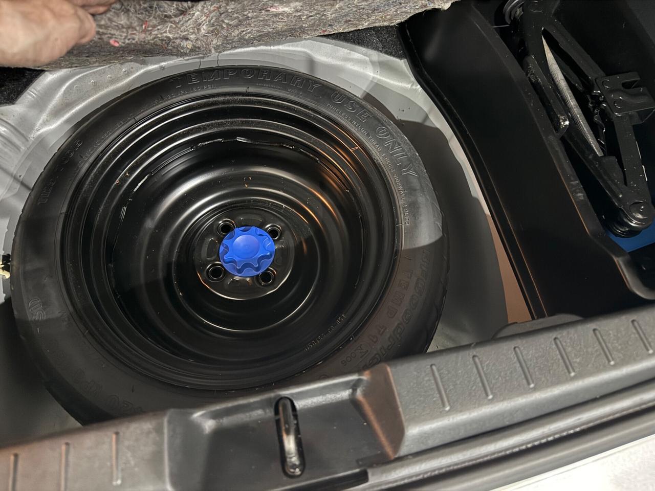 Toyota Yaris 1.0 benzina 5 porte Sol