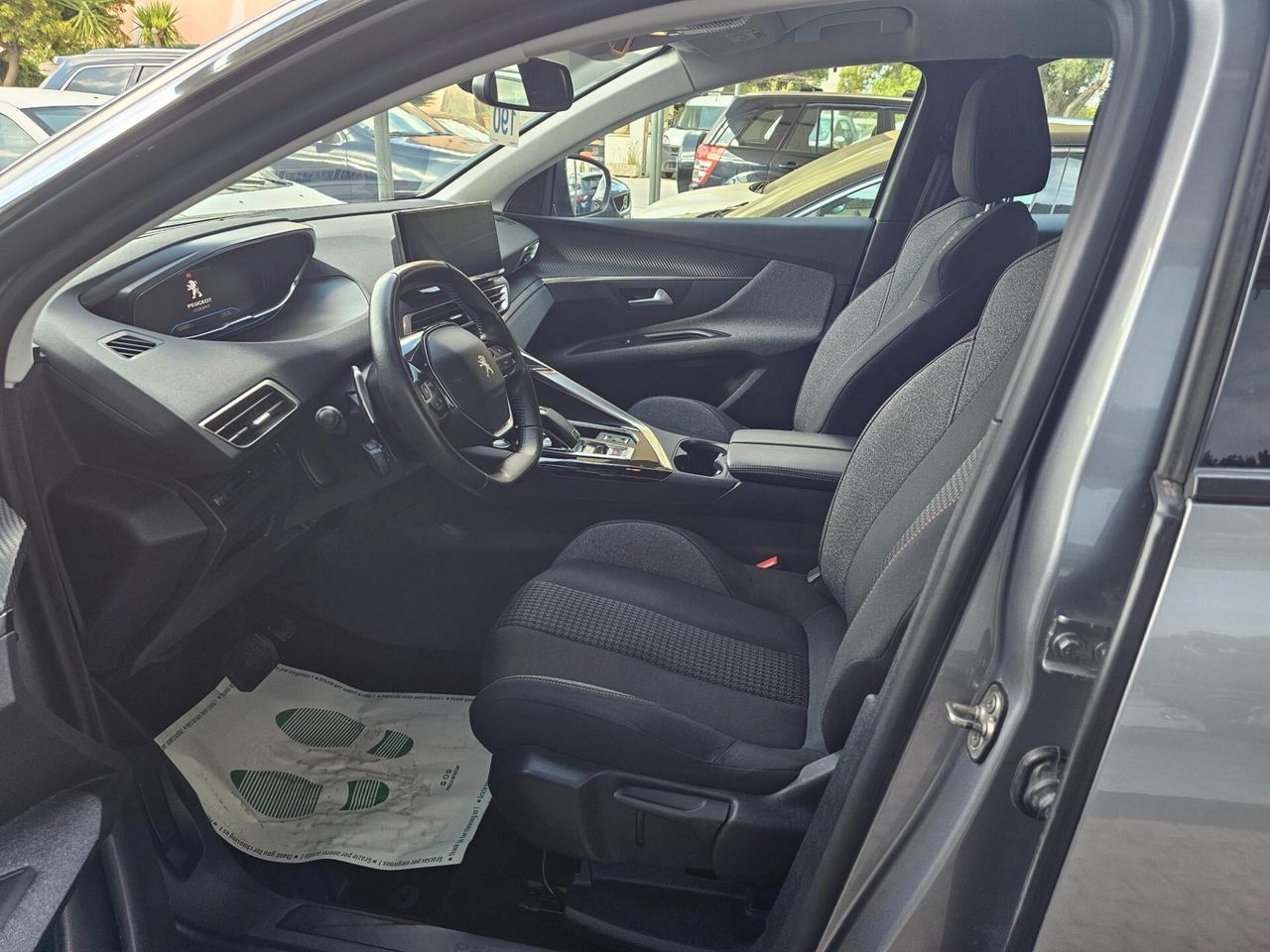 Peugeot 3008 BlueHDi 130 S&S EAT8 Active Pack