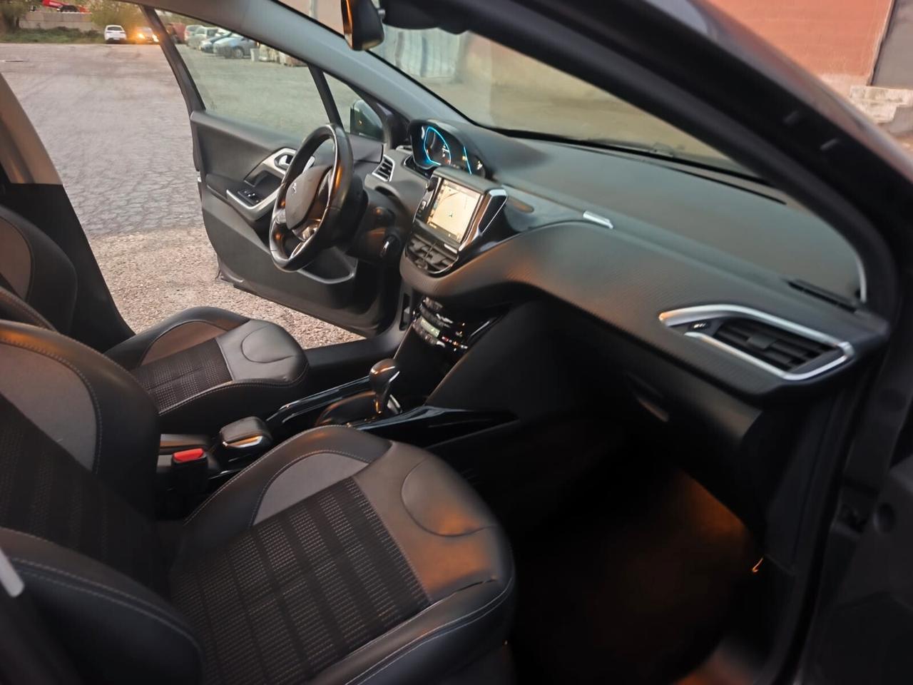 Peugeot 2008 -2016--1.2 Benzina Neopatentati