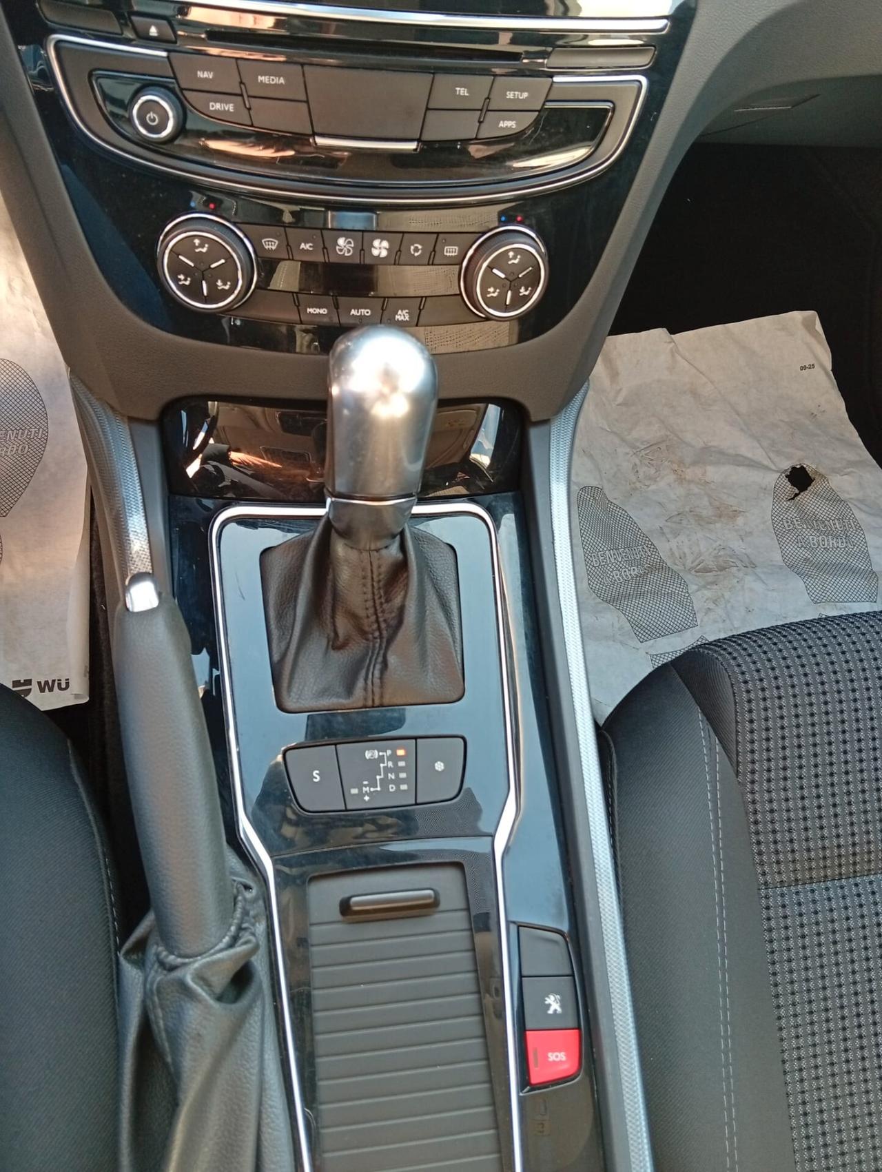 Peugeot 508 BlueHDi 120 EAT6 S&S SW Allure