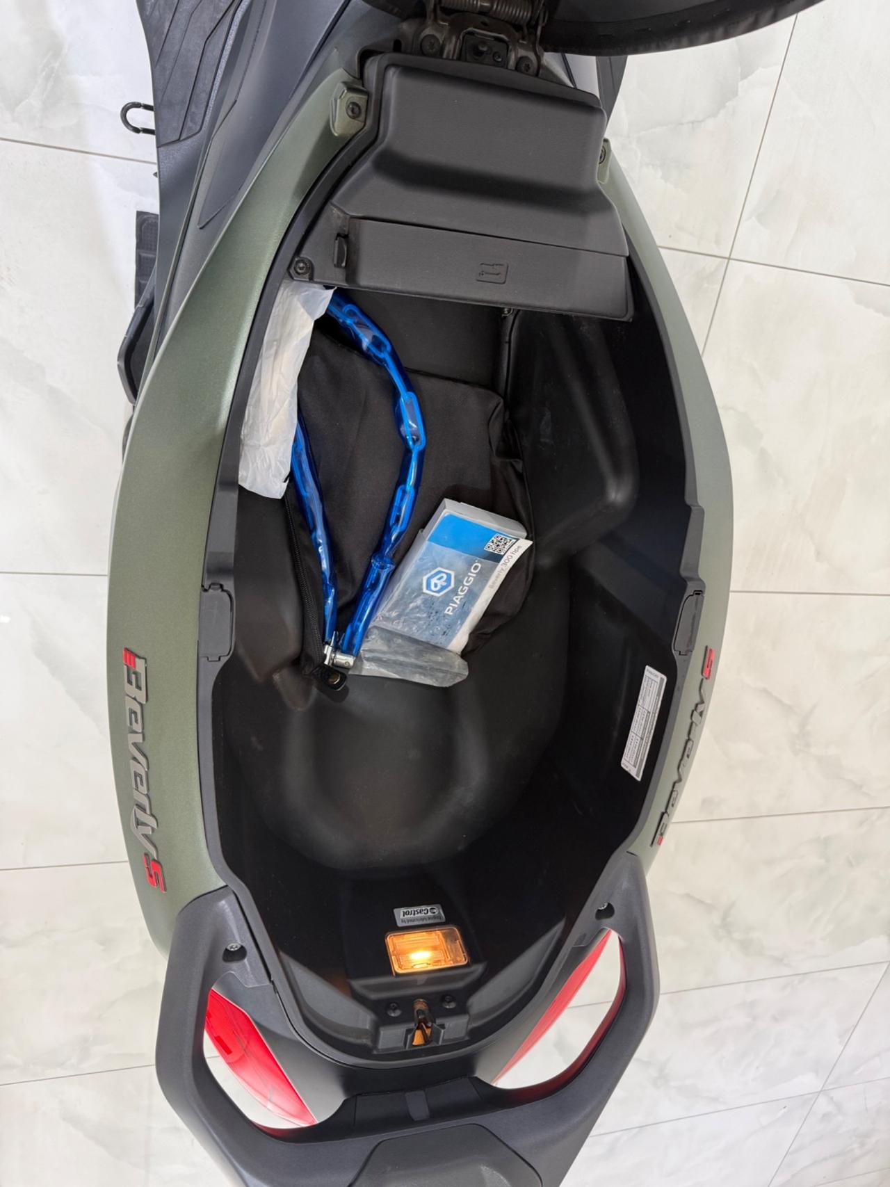 Piaggio Beverly 300 ABS - ASR DEEP BLACK