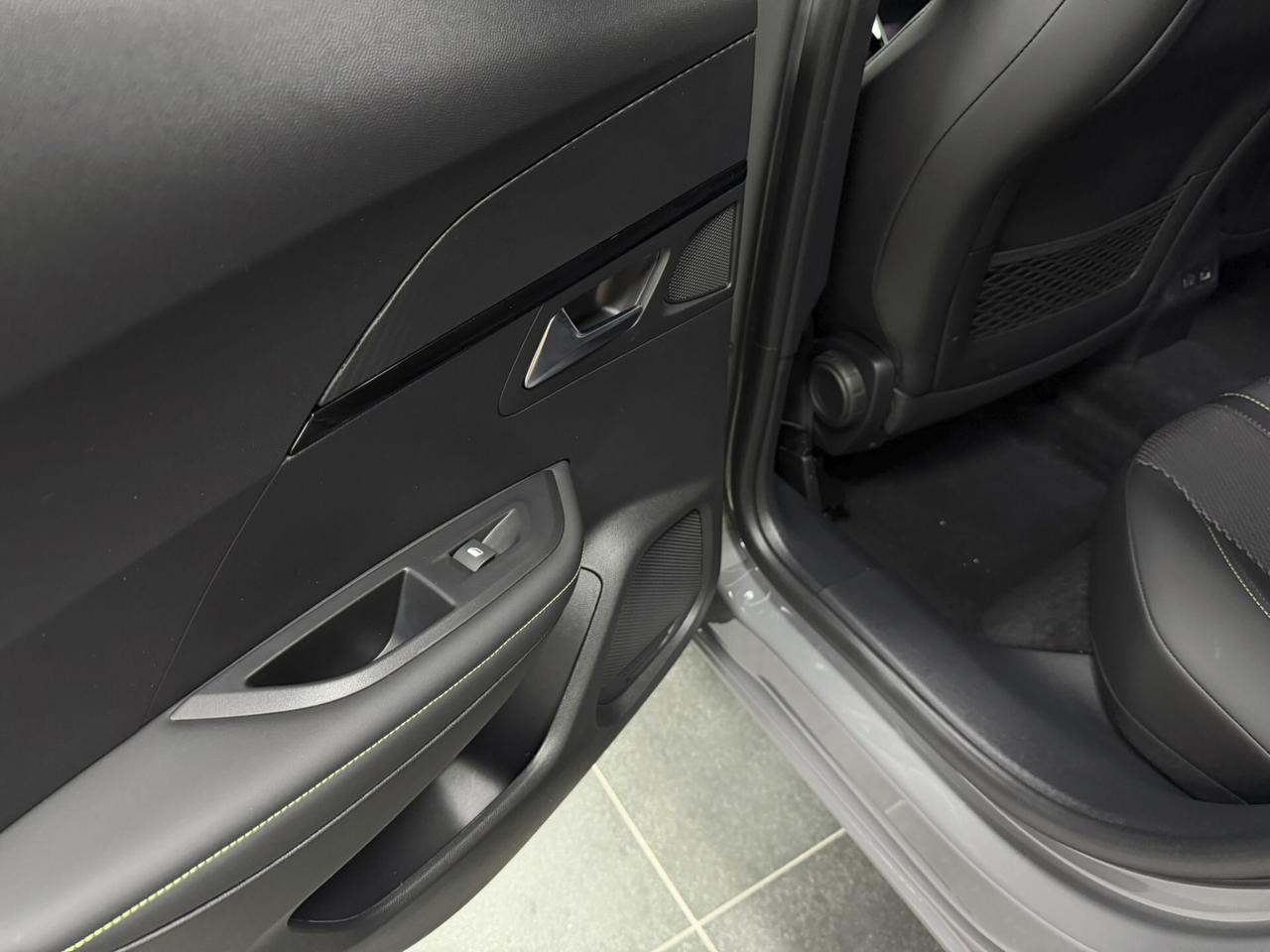 Peugeot 2008 BlueHDi 130 S&S EAT8 GT