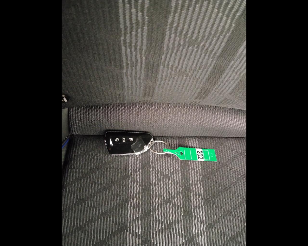 VOLKSWAGEN Tiguan III 2024 - Tiguan 2.0 tdi R-Line 150cv dsg