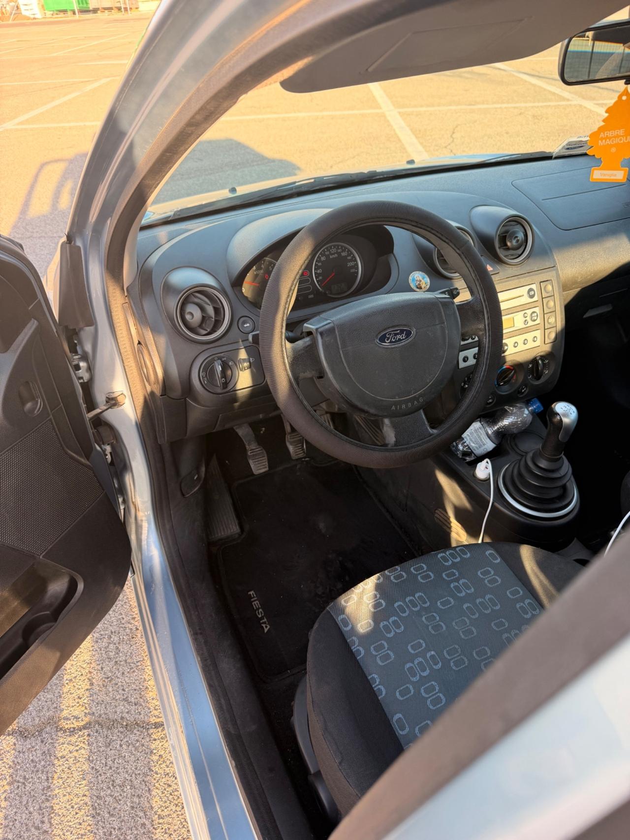Ford Fiesta 1.2 16V 5p. Ghia