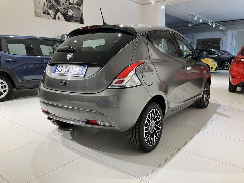 Lancia Ypsilon 1.0 FireFly 5 porte S&S Hybrid Platino