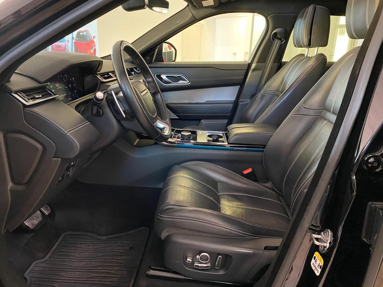 Land Rover Range Rover Velar 2.0D I4 240 CV R-Dynamic
