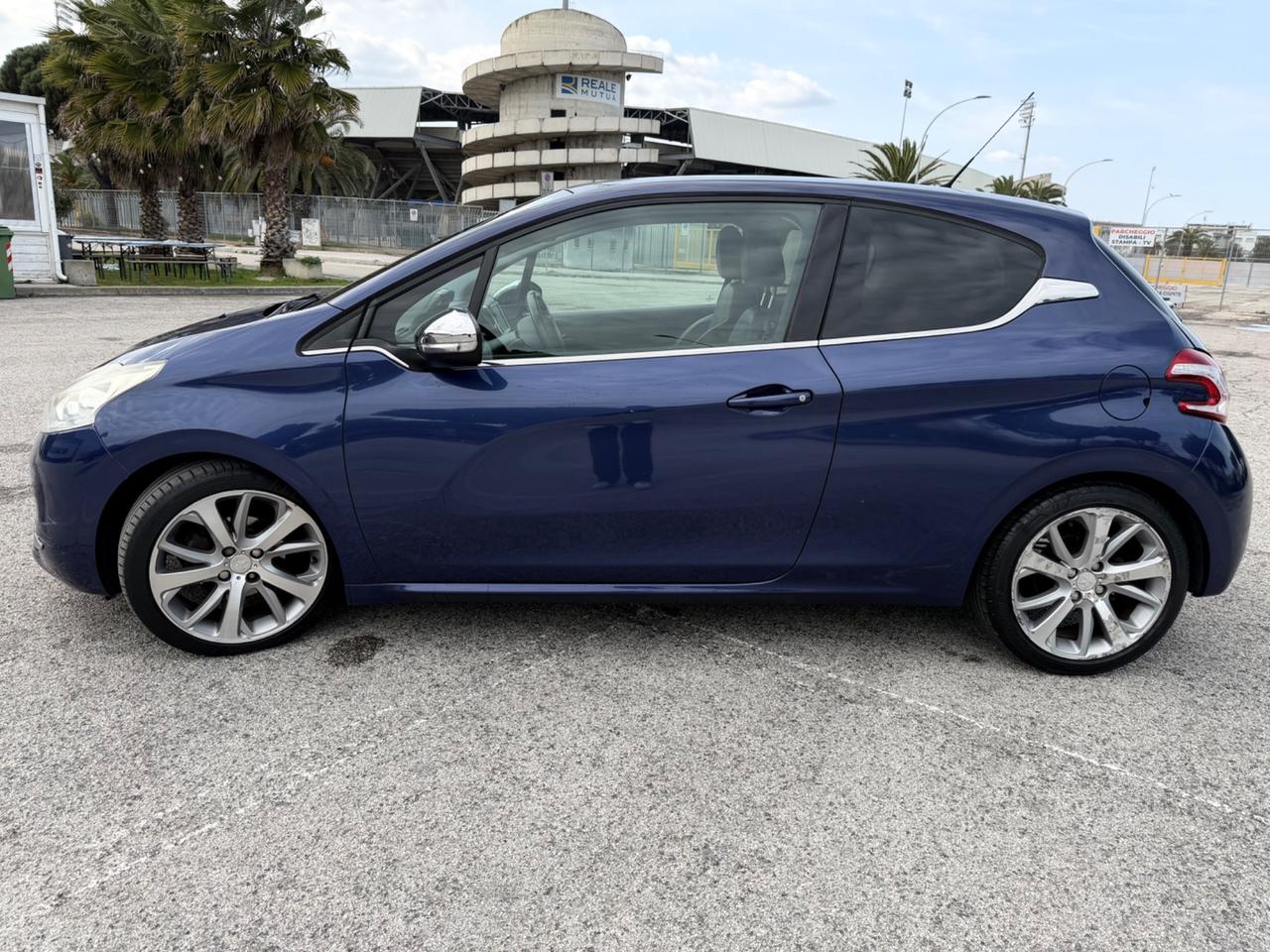 Peugeot 208 1.6 e-HDi 92 CV Stop&Start 3 porte Allure