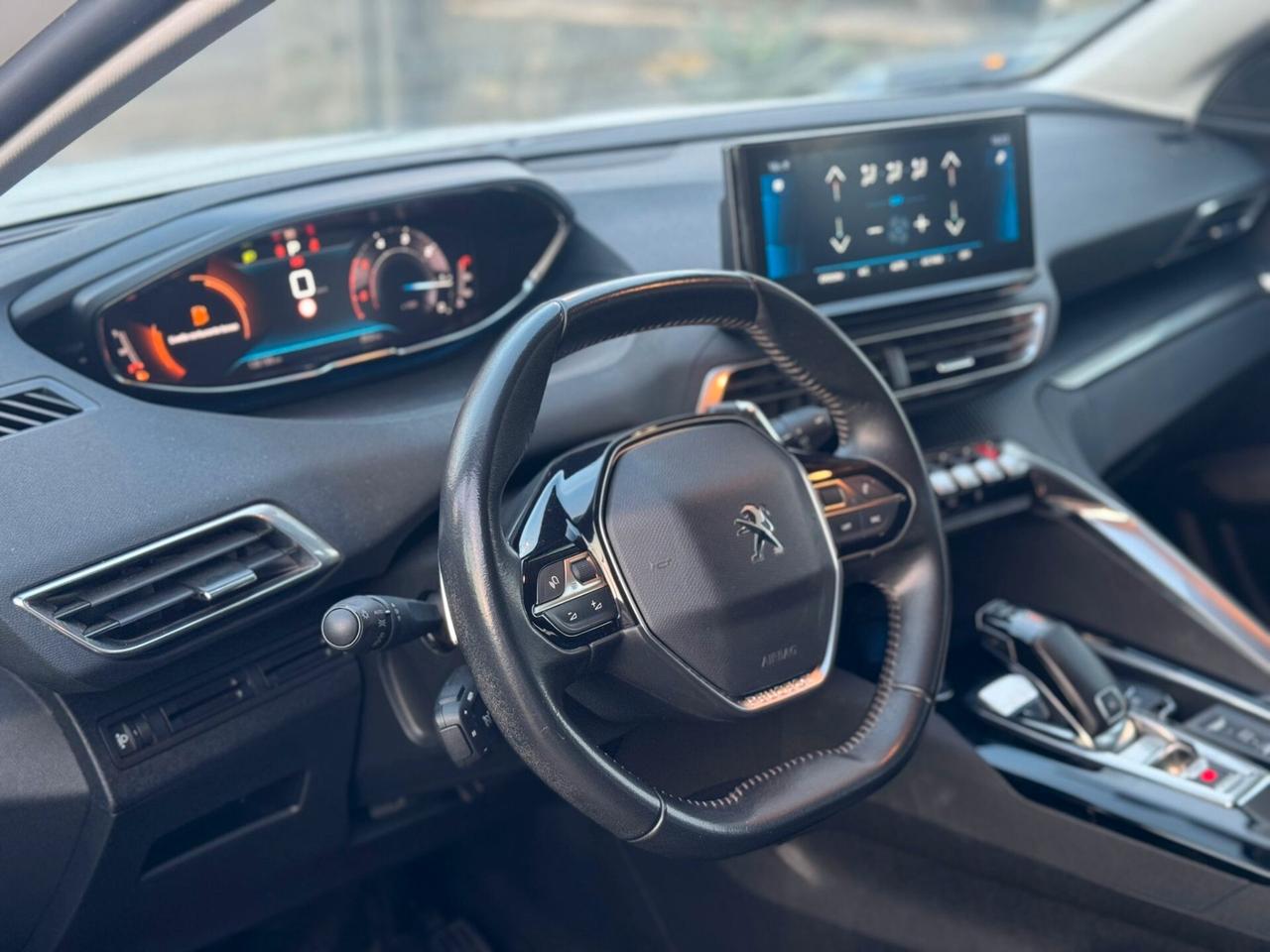 Peugeot 3008 BlueHDi 130 EAT8 Active Pack