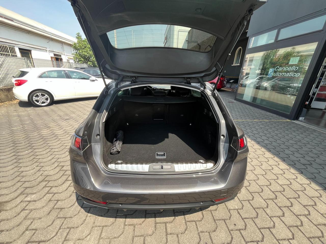 Peugeot 508 Station Wagon 508 SW 1.5 BHDI AllurE 130cv EAT8 N1 AUTOCARRO