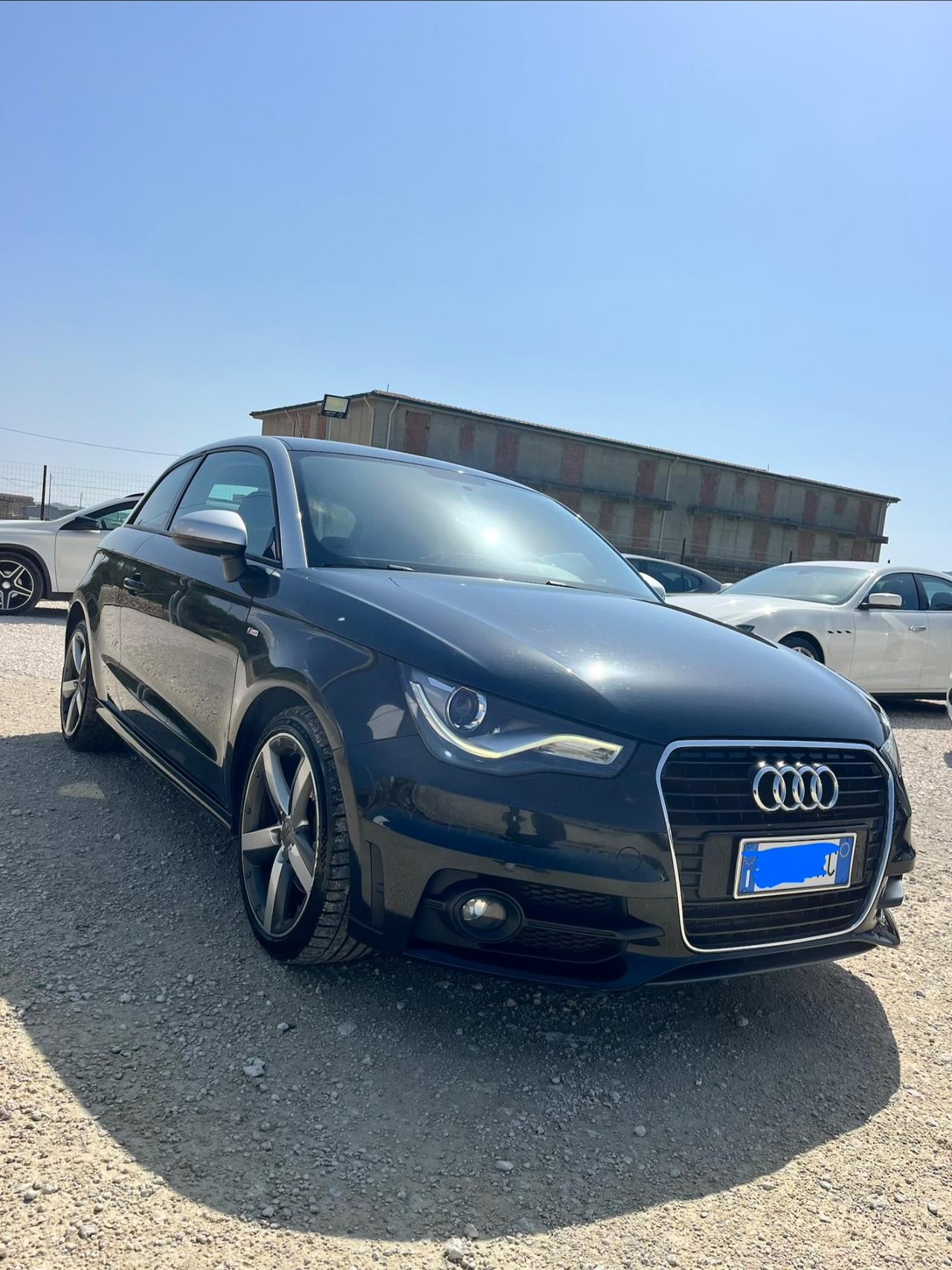 Audi A1 1.6 TDI 105 CV S-Line fari uxeno