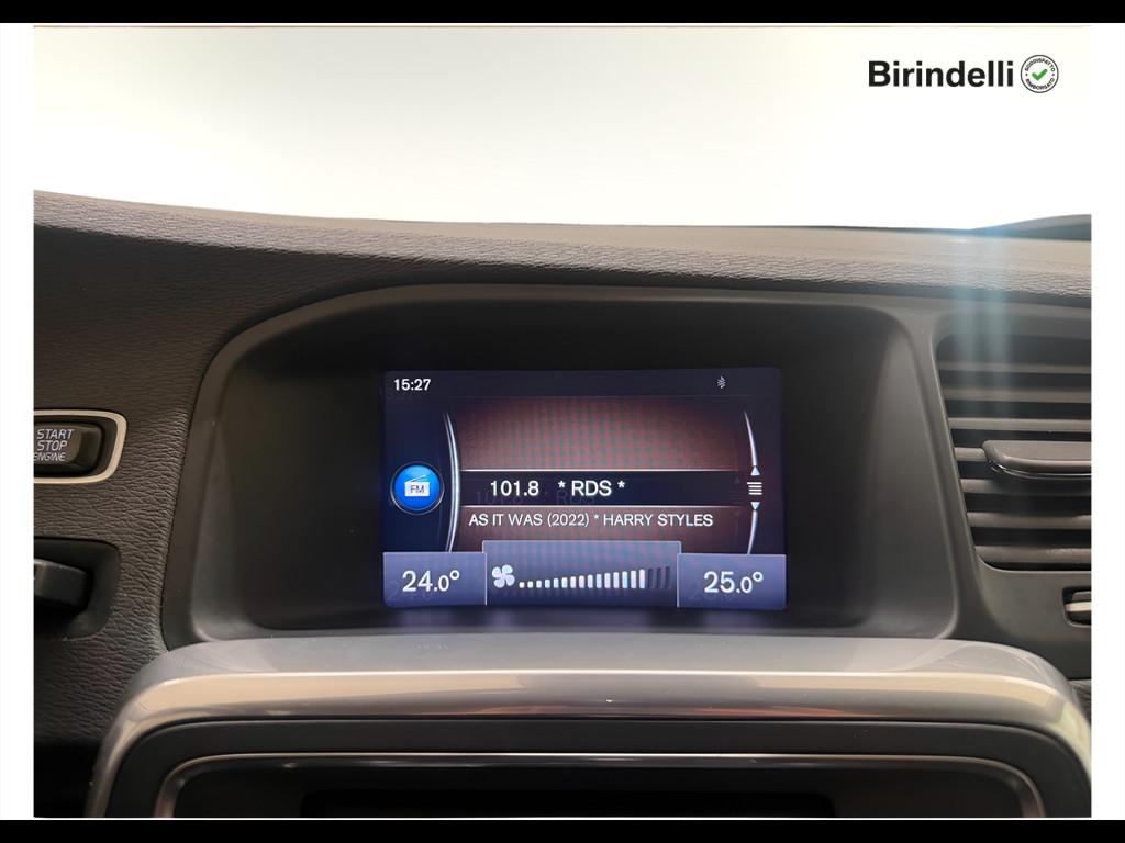 VOLVO V60 CC (2015-2018) - V60 Cross Country D3 Geartronic Business