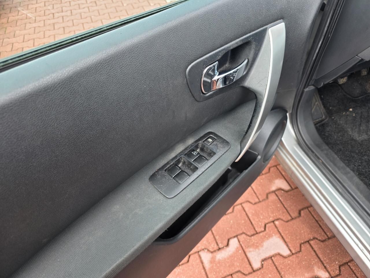 Nissan Qashqai 2.0 dCi DPF Tekna