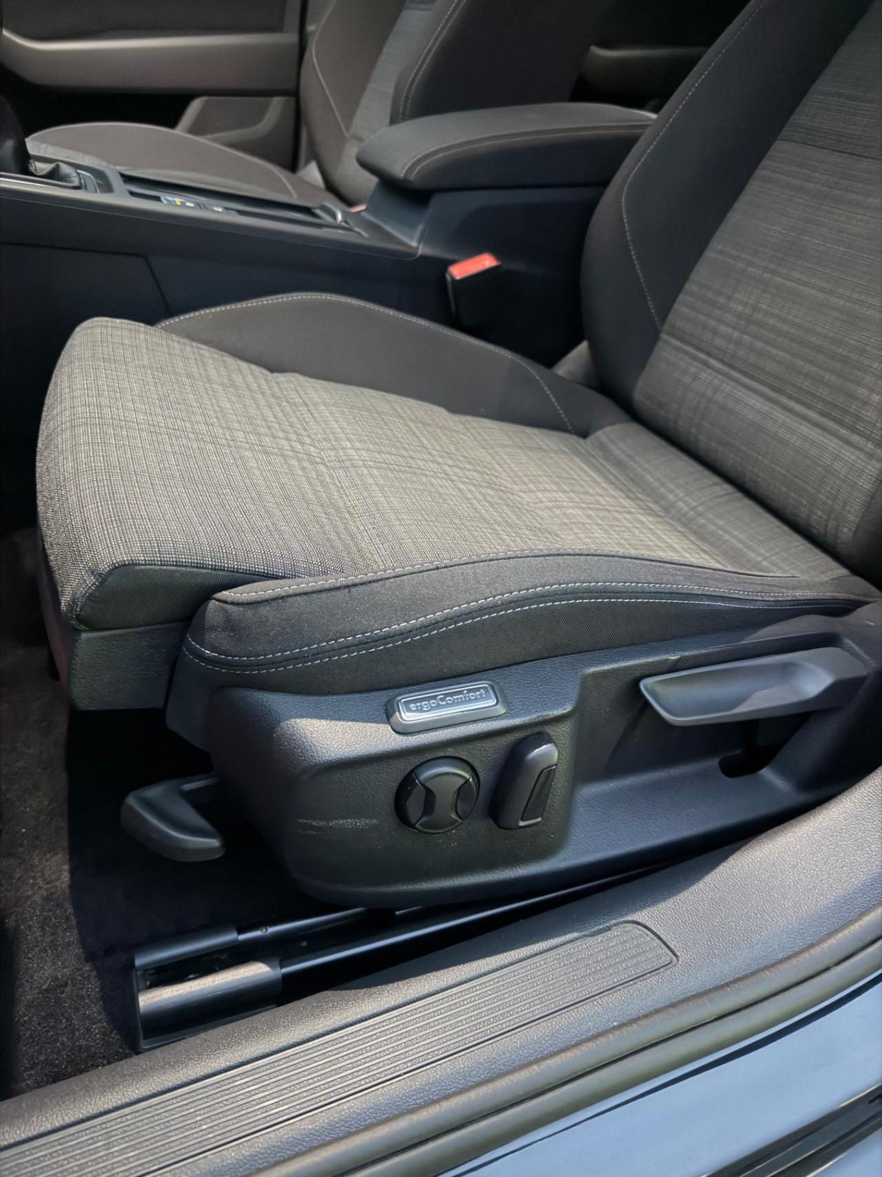 Volkswagen Passat 2.0 TDI SCR 190 CV DSG Executive BMT