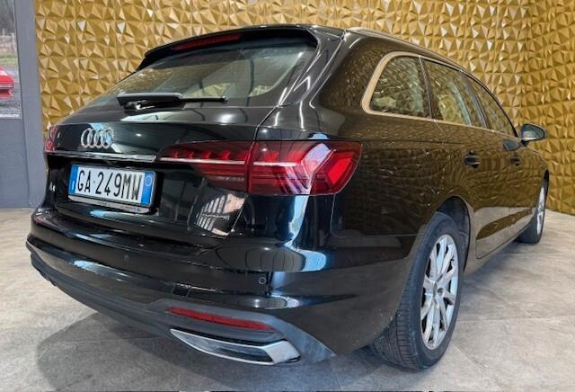Audi A4 Avant 40 TDI quattro S tronic Business