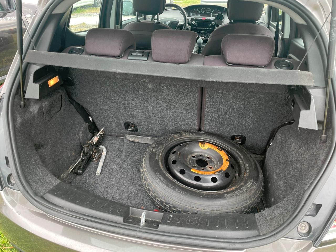 Lancia Ypsilon 1.2 Gold 69cv COMMERCIANTI