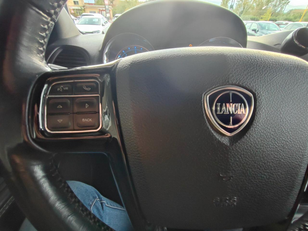 Lancia Voyager 2.8 Turbodiesel Platinum 177 CV