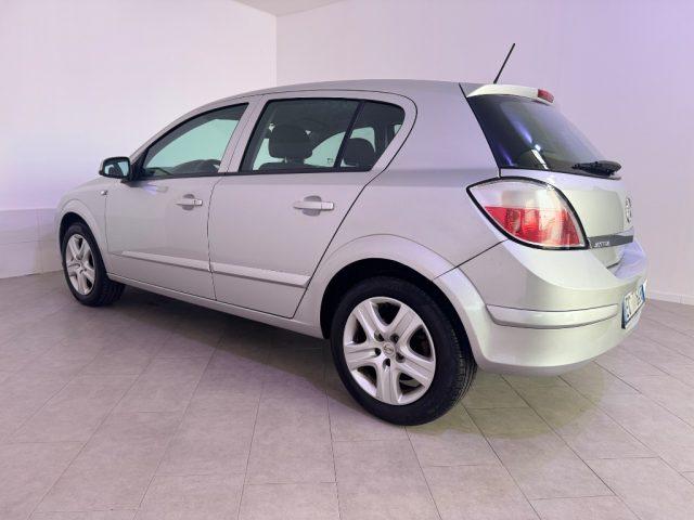 OPEL Astra 1.6 16V VVT 5 porte Cosmo