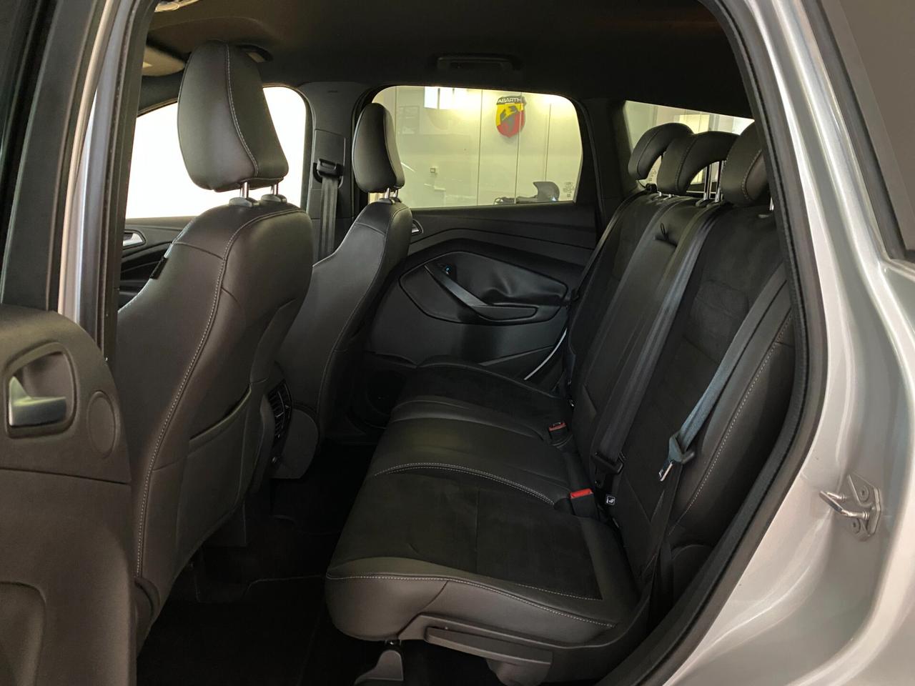 Ford Kuga 1.5 TDCI 120 CV 2WD ST-Line