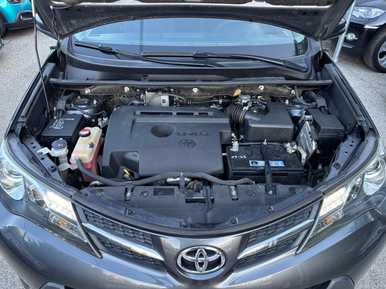 Toyota RAV 4 - 2.0 D-4D Style White Ed.