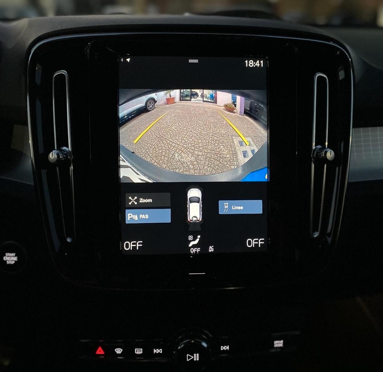 Volvo XC40 T2 Momentum Pro